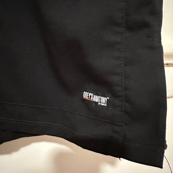 Greys Anatomy Black Scrub Set - Picture 7 of 8